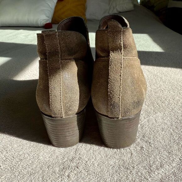 Rockport Women’s Dani Grey Suede Chelsea Ankle Boots - Picture 5 of 10